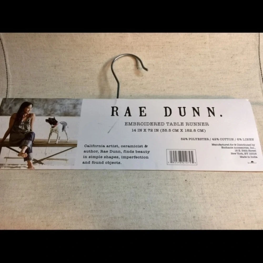 NWT Rae‎ Dunn Table Runner